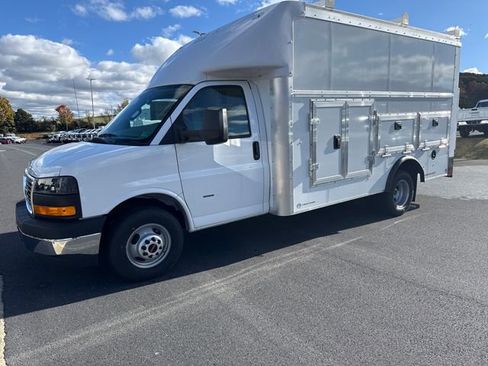 New 2025 GMC Savana 3500 w/ Power Convenience Package image 2