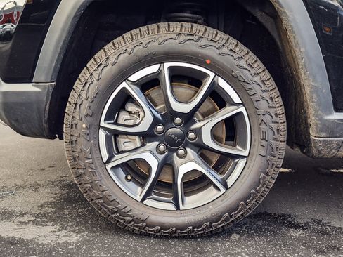 Used 2024 Jeep Compass Trailhawk image 17