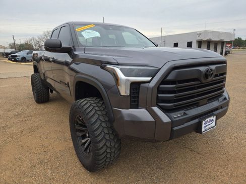Used 2022 Toyota Tundra SR5 image 8