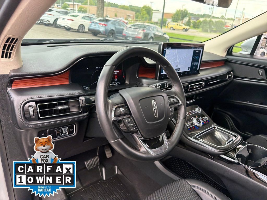 Used 2023 Lincoln Nautilus Reserve AWD/4WD image 23