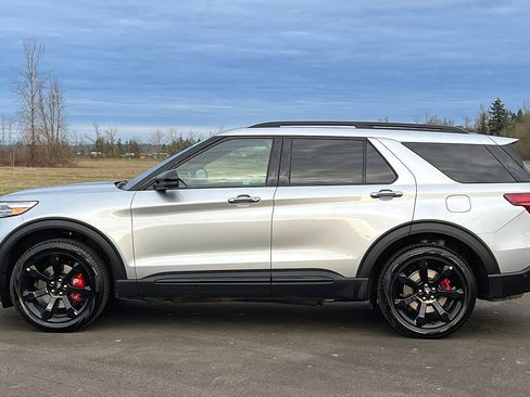 Used 2022 Ford Explorer ST w/ Equipment Group 401A image 7