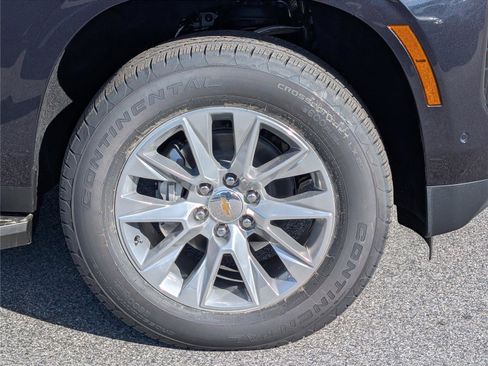 New 2026 Chevrolet Suburban Premier image 6