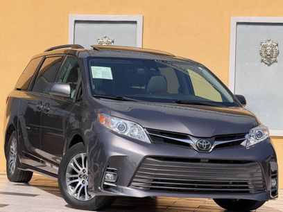 Used 2020 Toyota Sienna XLE w/ XLE Navigation Package