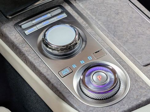 Used 2024 Genesis G80 image 25