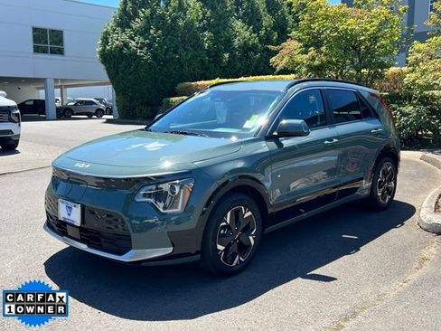 Used 2024 Kia Niro Wind w/ Wind Preserve Package FWD image 2