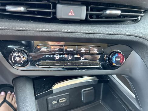 Used 2023 Buick Envision Preferred image 17