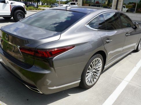Used 2024 Lexus LS 500 RWD image 6