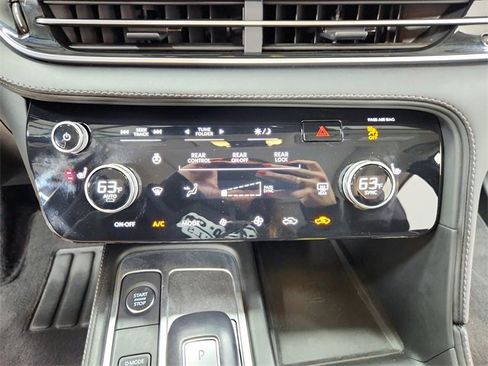 Used 2025 INFINITI QX60 Pure image 32