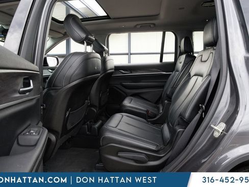 Used 2023 Jeep Grand Cherokee L Limited AWD/4WD image 21
