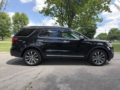 Used 2016 Ford Explorer Platinum AWD/4WD image 3