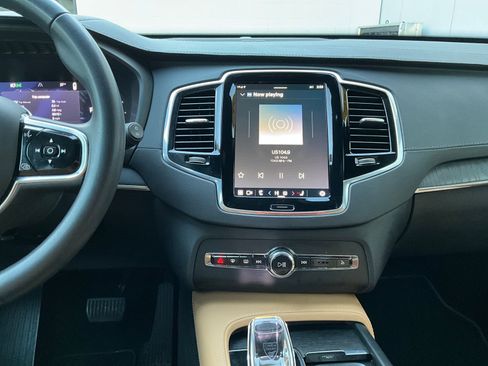 Certified 2023 Volvo XC90 B6 Ultimate w/ Protection Package Premier image 18