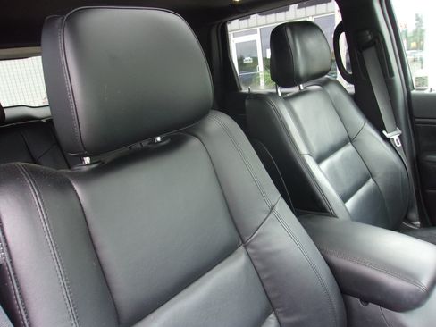 Used 2020 Jeep Grand Cherokee Limited AWD/4WD image 15