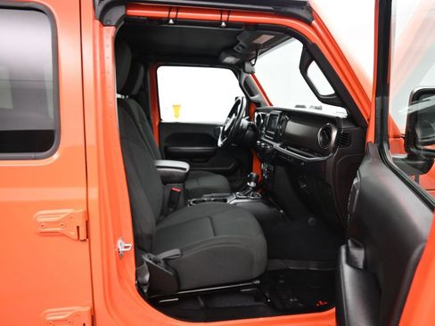 Used 2019 Jeep Wrangler Unlimited Sport S image 33