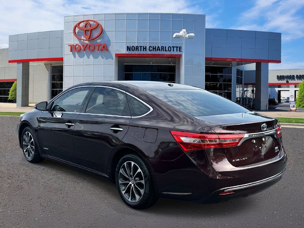 Used 2016 Toyota Avalon XLE Premium FWD image 4