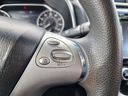 Used 2018 Nissan Murano S image 18
