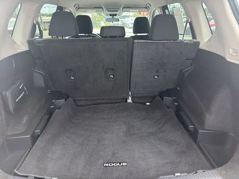 Used 2023 Nissan Rogue SV FWD image 13