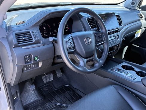 Certified 2025 Honda Ridgeline RTL image 2