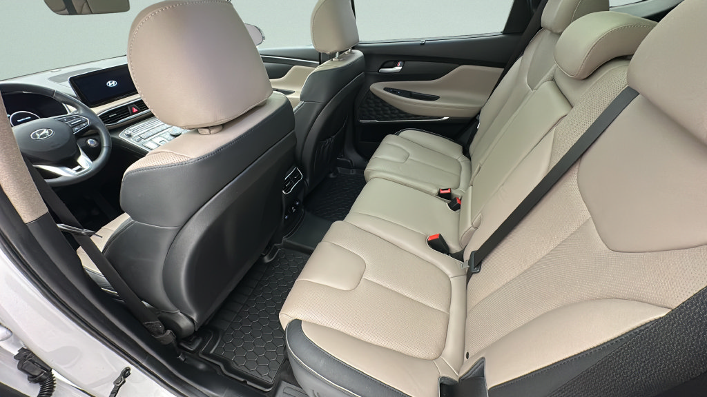 Used 2023 Hyundai Santa Fe Limited AWD/4WD image 10