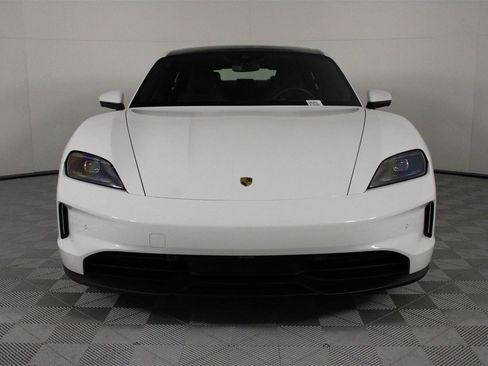 Used 2025 Porsche Taycan image 10