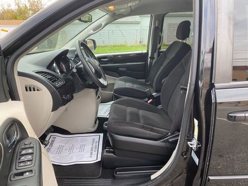 Used 2017 Dodge Grand Caravan SE w/ Power Window Group image 12