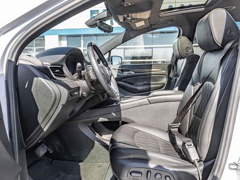 Used 2023 Buick Enclave Avenir FWD image 7