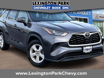 Used 2023 Toyota Highlander LE