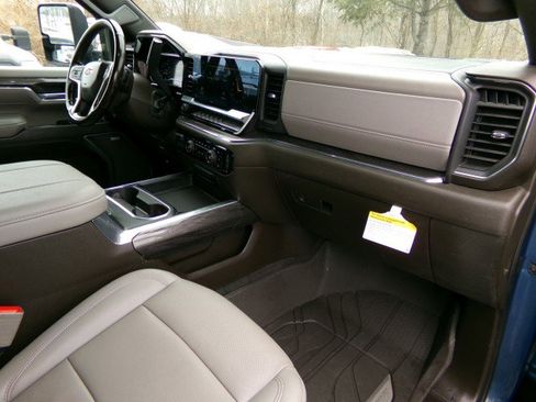 Used 2024 Chevrolet Silverado 3500 LTZ w/ LTZ Plus Package image 9