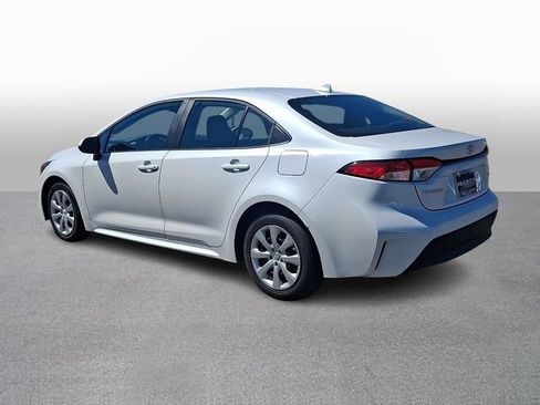 Used 2025 Toyota Corolla LE image 6