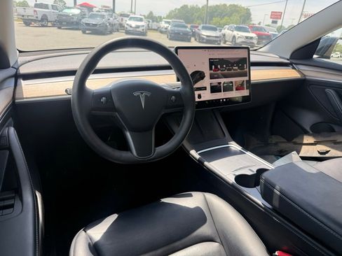 Used 2022 Tesla Model 3 Long Range AWD/4WD image 4