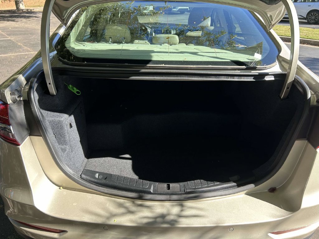 Used 2019 Ford Fusion SEL FWD image 8
