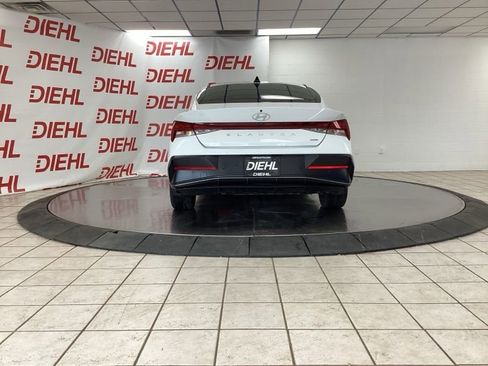 Used 2024 Hyundai Elantra Limited FWD image 6