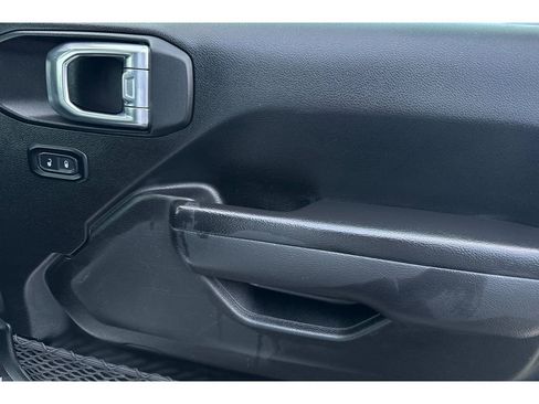 Used 2022 Jeep Wrangler Unlimited Sport image 19