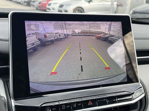 Used 2023 Jeep Compass Limited image 29