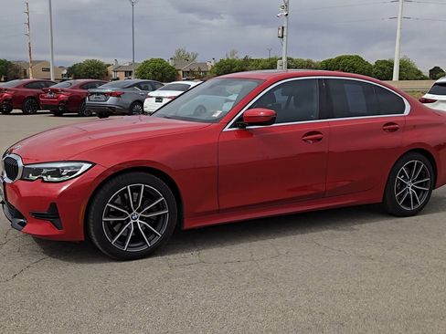 Used 2019 BMW 330i Sedan w/ Premium Package image 5