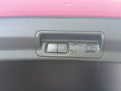 Used 2021 Ford Explorer XLT w/ Equipment Group 202A RWD image 10