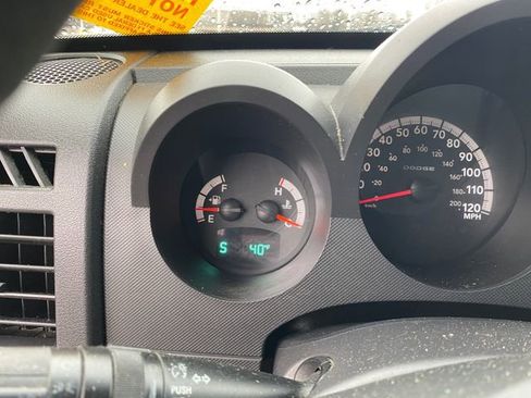 Used 2008 Dodge Nitro SXT image 10