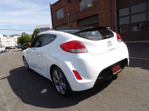 Used 2016 Hyundai Veloster w/ Option Group 03 FWD image 3