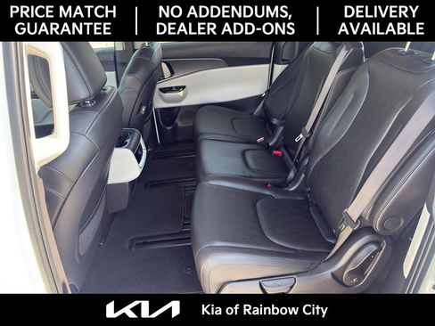 Used 2024 Kia Carnival LX FWD image 12