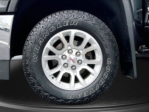 Used 2018 GMC Sierra 1500 SLE w/ SLE Value Package AWD/4WD image 10
