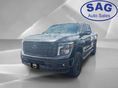Used 2018 Nissan Titan SV w/ SV Convenience Package AWD/4WD image 5