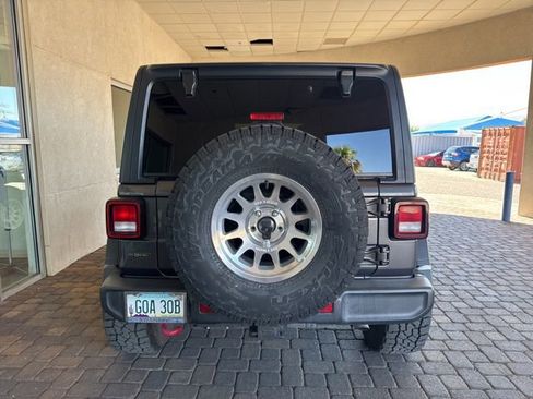 Used 2021 Jeep Wrangler Unlimited Rubicon AWD/4WD image 3