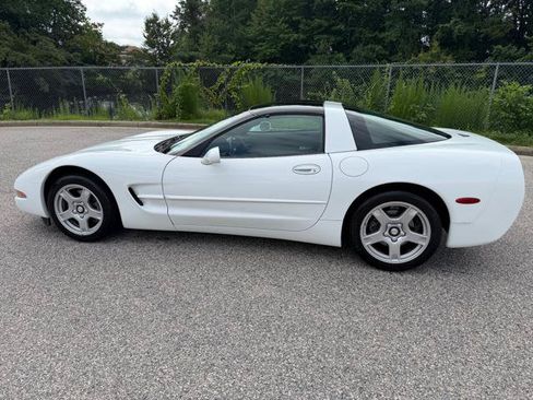 Used 1998 Chevrolet Corvette Coupe RWD image 7