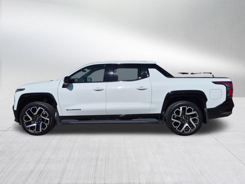 Used 2024 Chevrolet Silverado EV RST AWD/4WD image 3