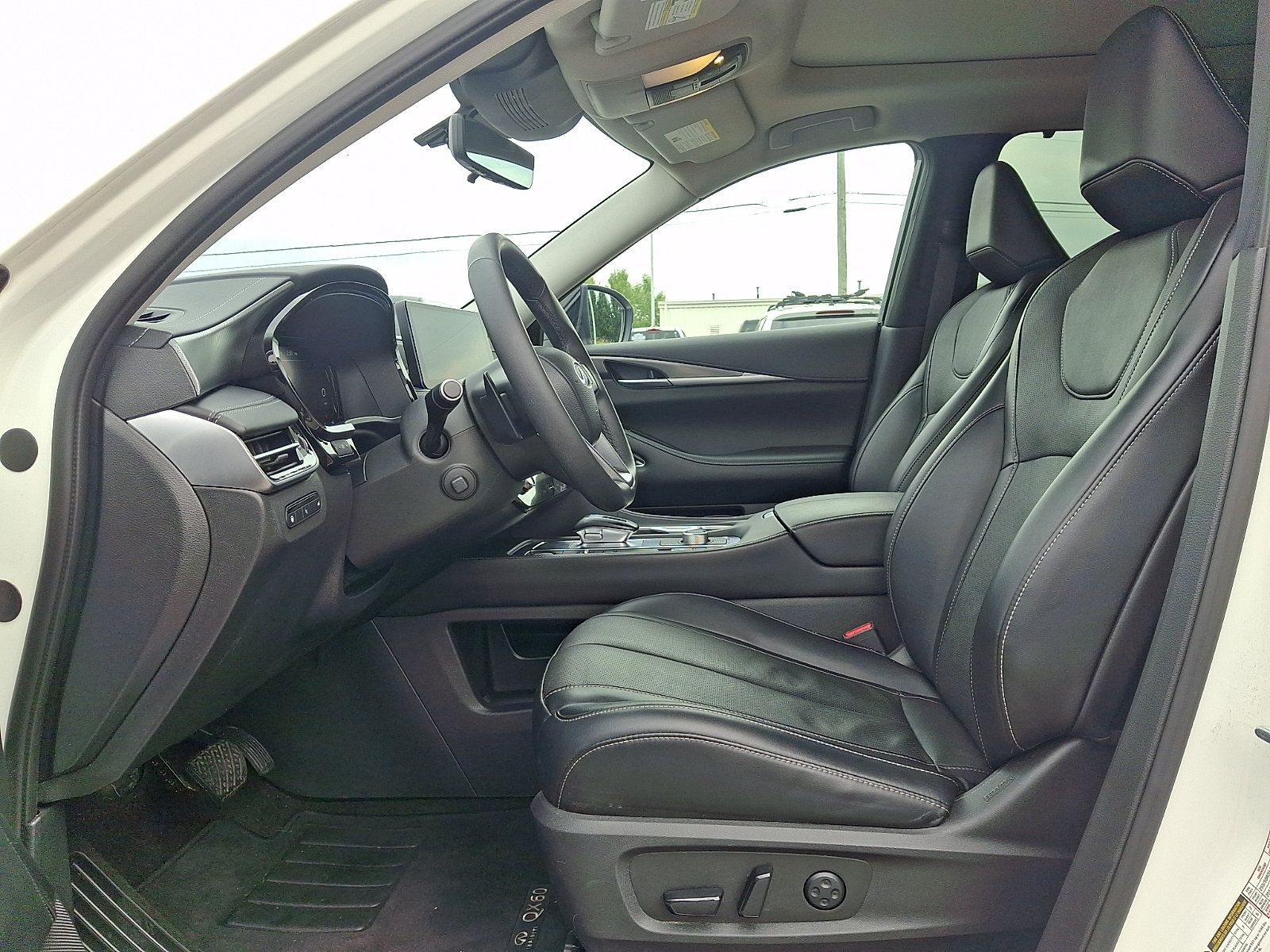 Certified 2023 INFINITI QX60 Luxe w/ Vision Package AWD/4WD image 17