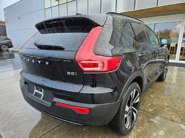 Used 2024 Volvo XC40 B5 Plus w/ Climate Package AWD/4WD image 5