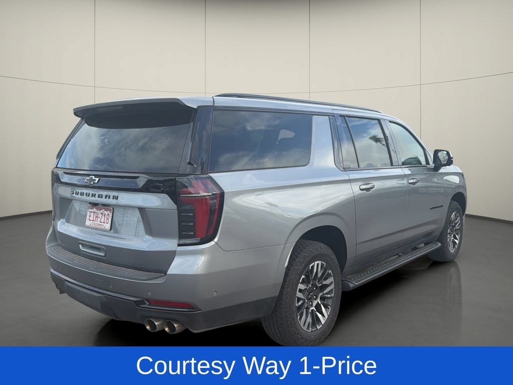 Used 2025 Chevrolet Suburban Z71 AWD/4WD image 9