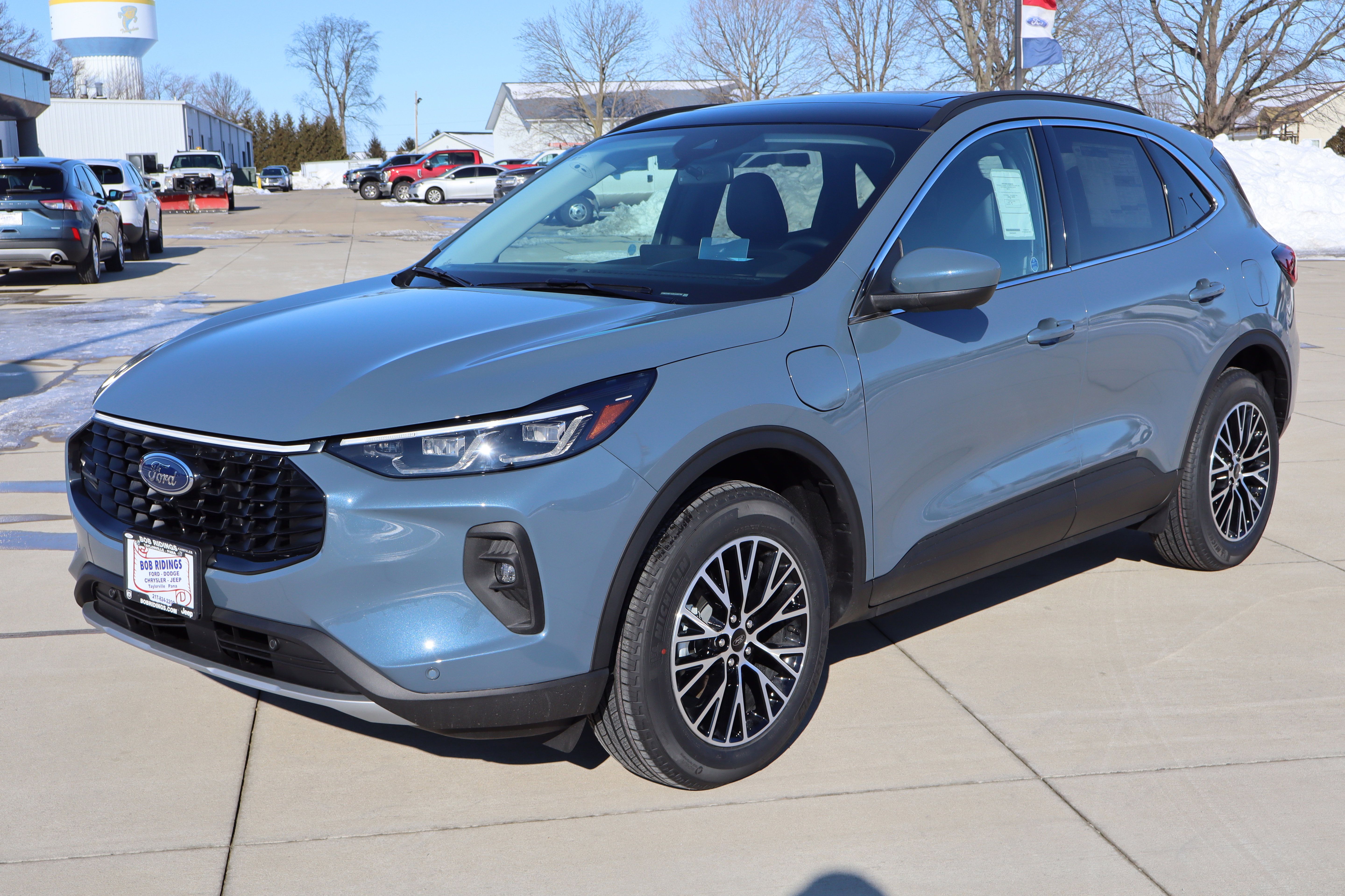 New 2025 Ford Escape SE w/ PHEV Premium Package FWD image 1