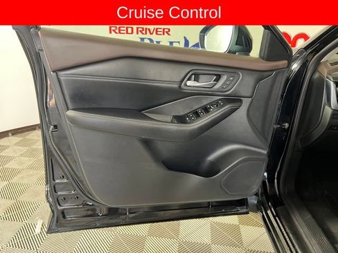 Used 2023 Nissan Rogue SL w/ SL Premium Package FWD image 12