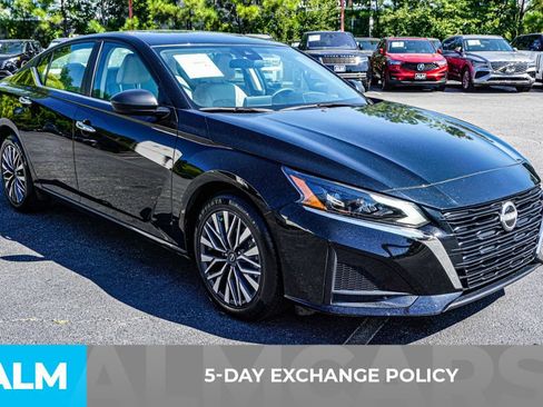 Used 2025 Nissan Altima 2.5 SV FWD image 3
