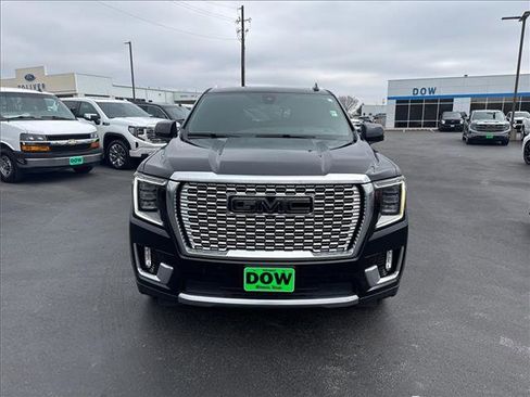 Used 2021 GMC Yukon XL Denali w/ Denali Ultimate Package image 3